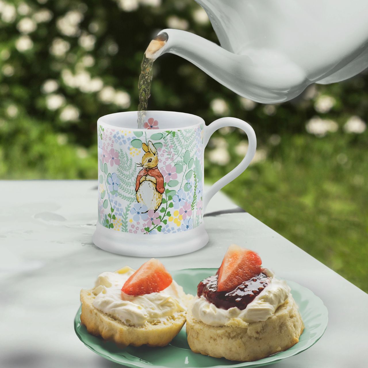 The English Garden collection combines high-quality practical products with Beatrix Potter's timeless characters. Designed in the UK, the range takes inspiration from the original Beatrix Potter illustrations to create beautifully stylish home decor and accessories. The English Garden Mug is a gorgeous piece of tableware and makes a stylish gift for Beatrix Potter fans.