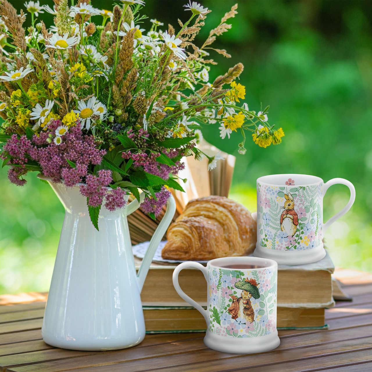 The English Garden collection combines high-quality practical products with Beatrix Potter's timeless characters. Designed in the UK, the range takes inspiration from the original Beatrix Potter illustrations to create beautifully stylish home decor and accessories. The English Garden Mug is a gorgeous piece of tableware and makes a stylish gift for Beatrix Potter fans.