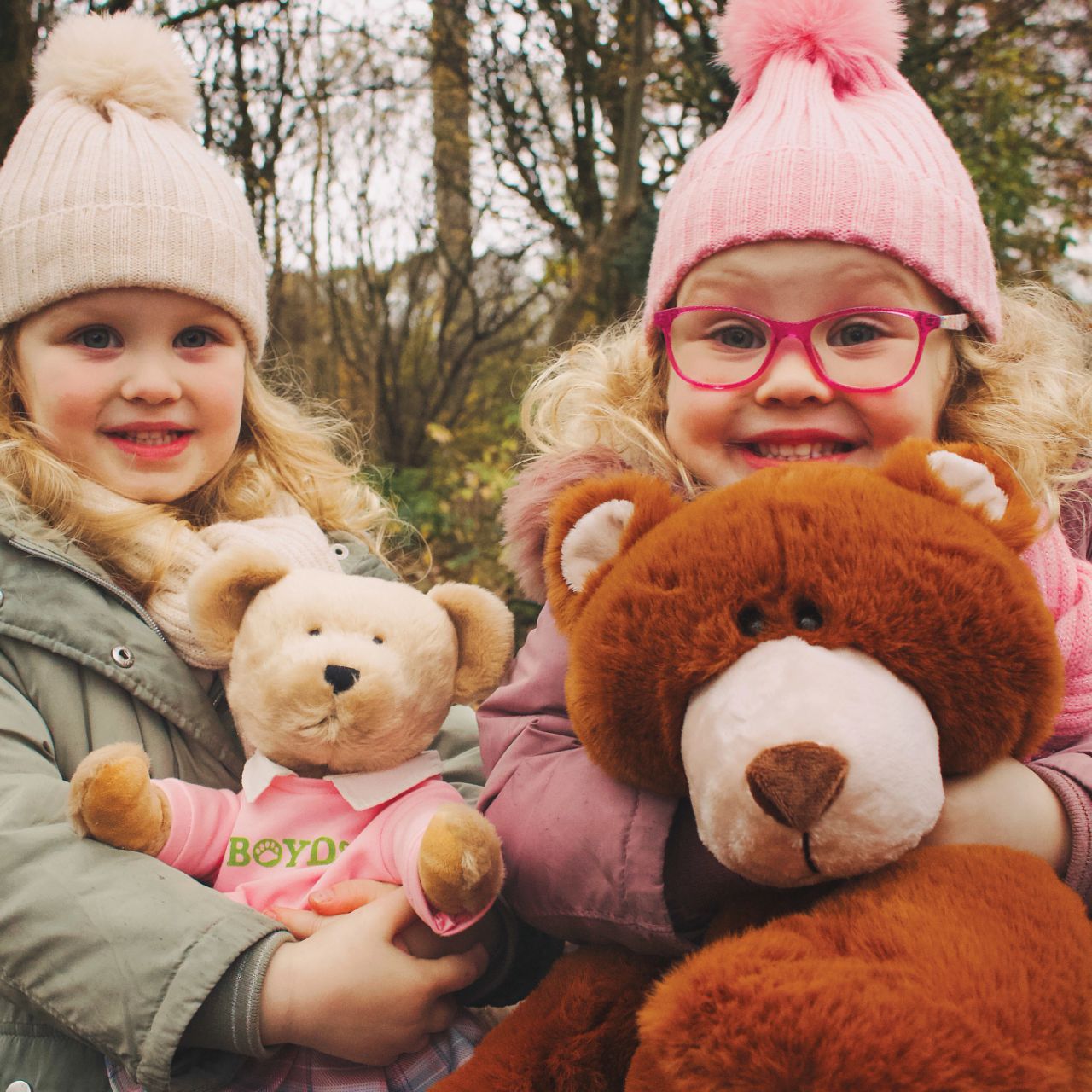 Adored by teddy bear lovers young and old, each Boyds Bears heirloom will paw prints on your heart. The super soft Bubba Amber is part of the Boyds Bears 45th anniversary collection.