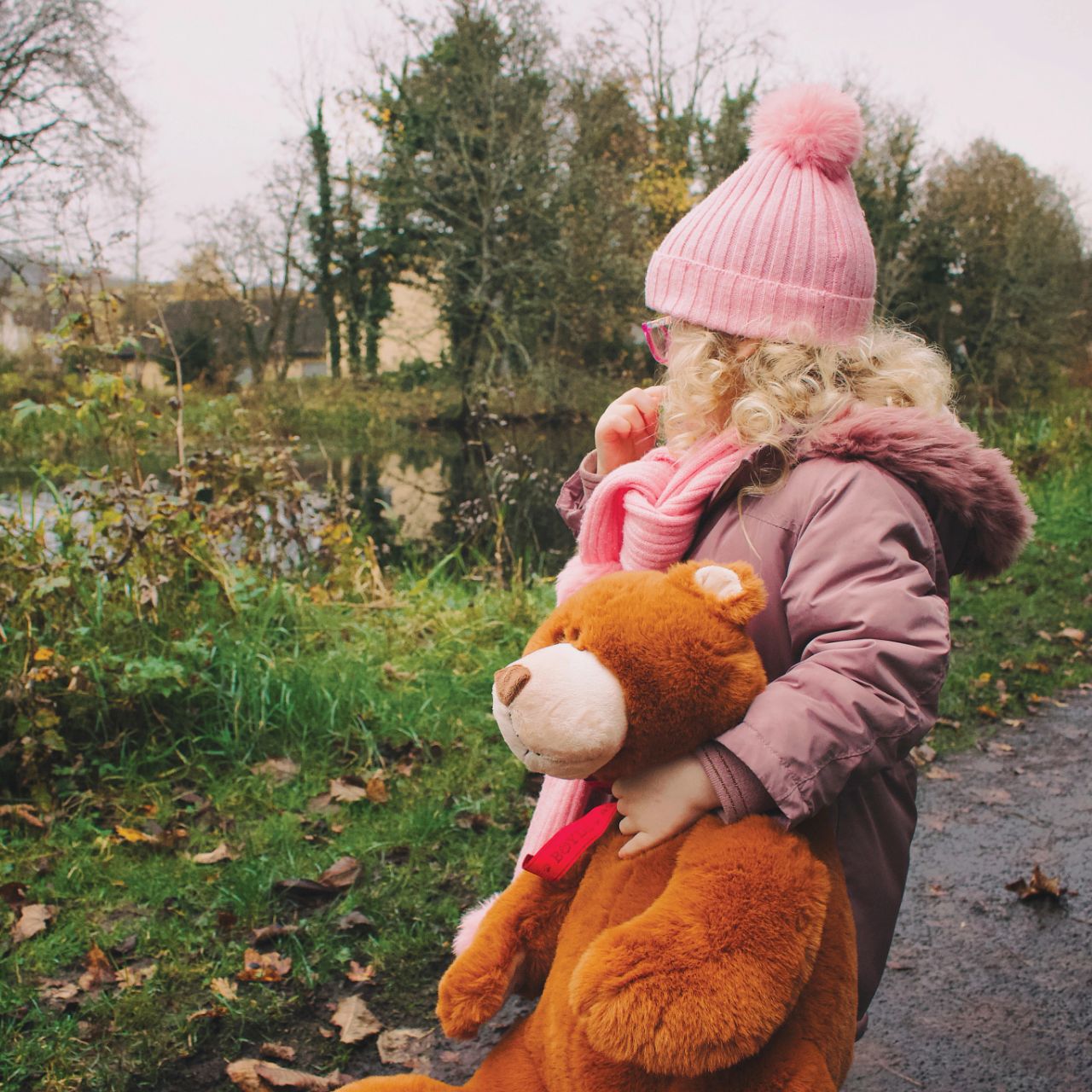 Adored by teddy bear lovers young and old, each Boyds Bears heirloom will paw prints on your heart. The super soft Bubba Amber is part of the Boyds Bears 45th anniversary collection.