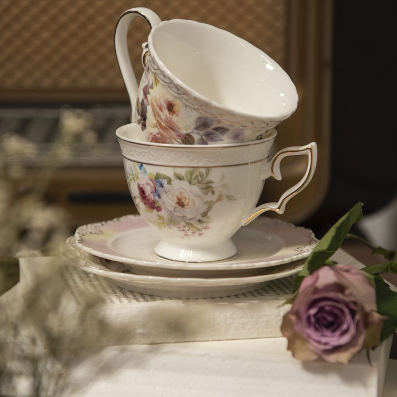 An elegant high-tea or simply a tea lover? Your tea will taste even better with our cups and saucers! Our cups come in the most unique designs; covered with antique, vintage, or cute prints. But we also have plain cups and saucers with a stylish design for those who don’t like prints that much. Great for a cup of cappuccino!