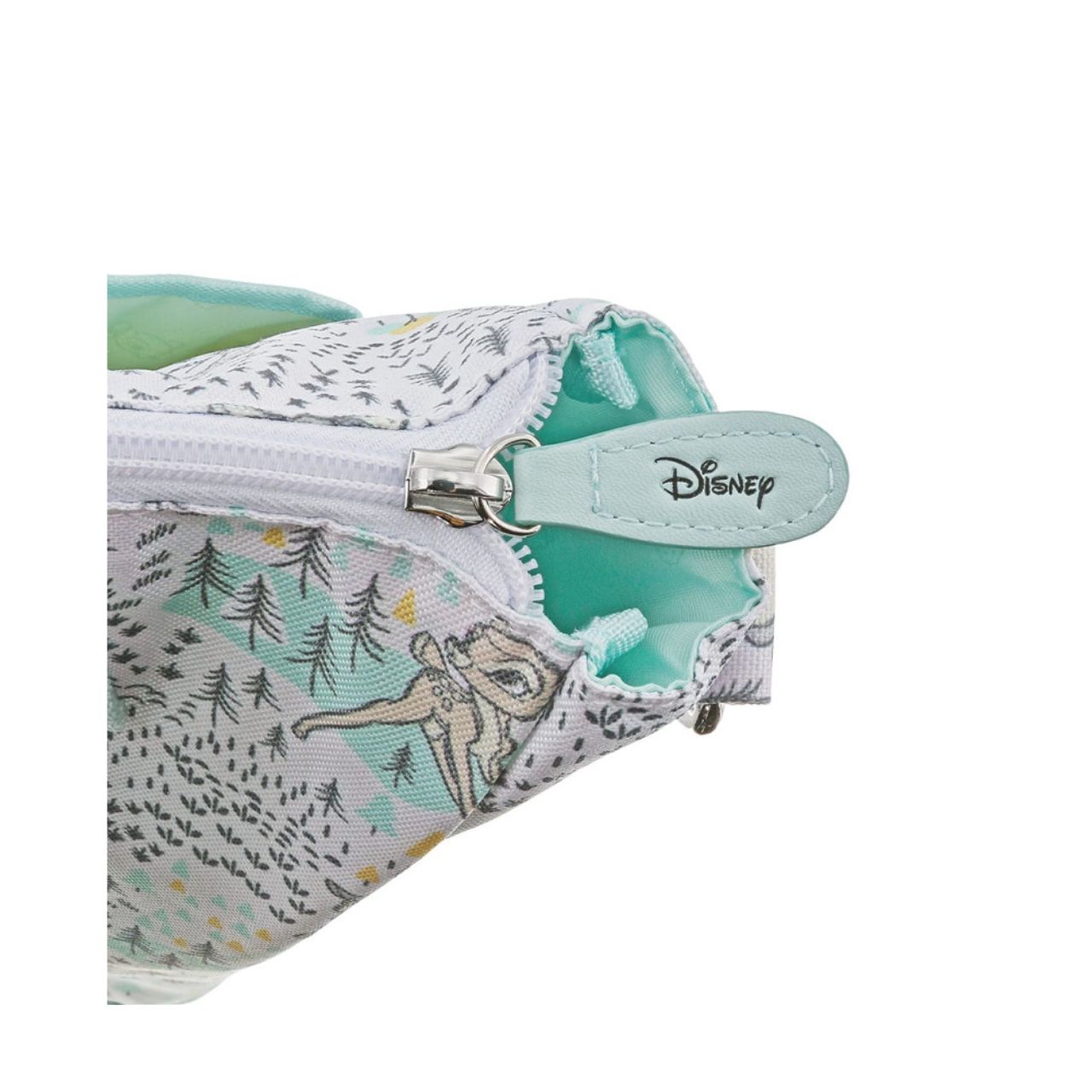 The Classic Disney messenger changing bag is the must have functional accessory for any outing with your baby and pram. To keep things organised there are several storage areas inside the main zipped compartment and two external pockets. Can be carried over the shoulder or across the body with comfortable carry handles.