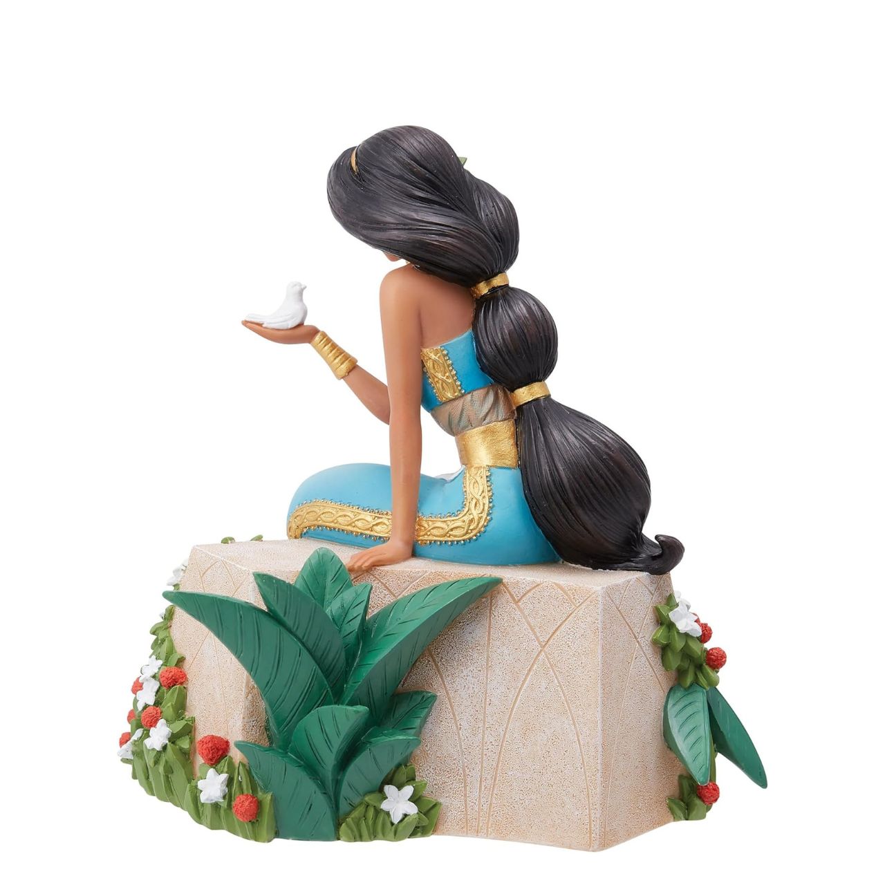 The spirited sultan's daughter Jasmine joins the rest of the iconic princesses in the Disney Showcase Botanical range. Sitting on a bed of flowers and cradling a bird in her hand, Aladdin's iconic female couldn't look more at home in this eye-catching sculpted piece.