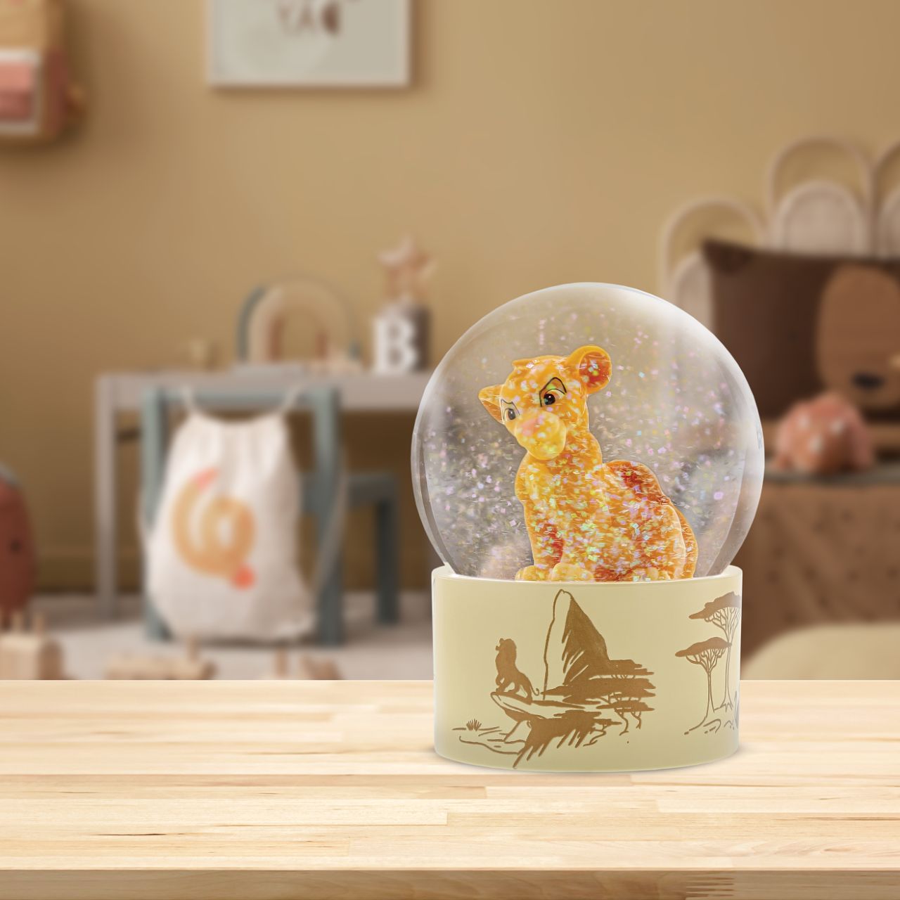 Celebrate the circle of life in your home or surprise a fellow Disney enthusiast with this majestic waterball. It's not just a decorative piece; it's a heartfelt reminder of bravery, resilience, and the enduring legacy of the Lion King.