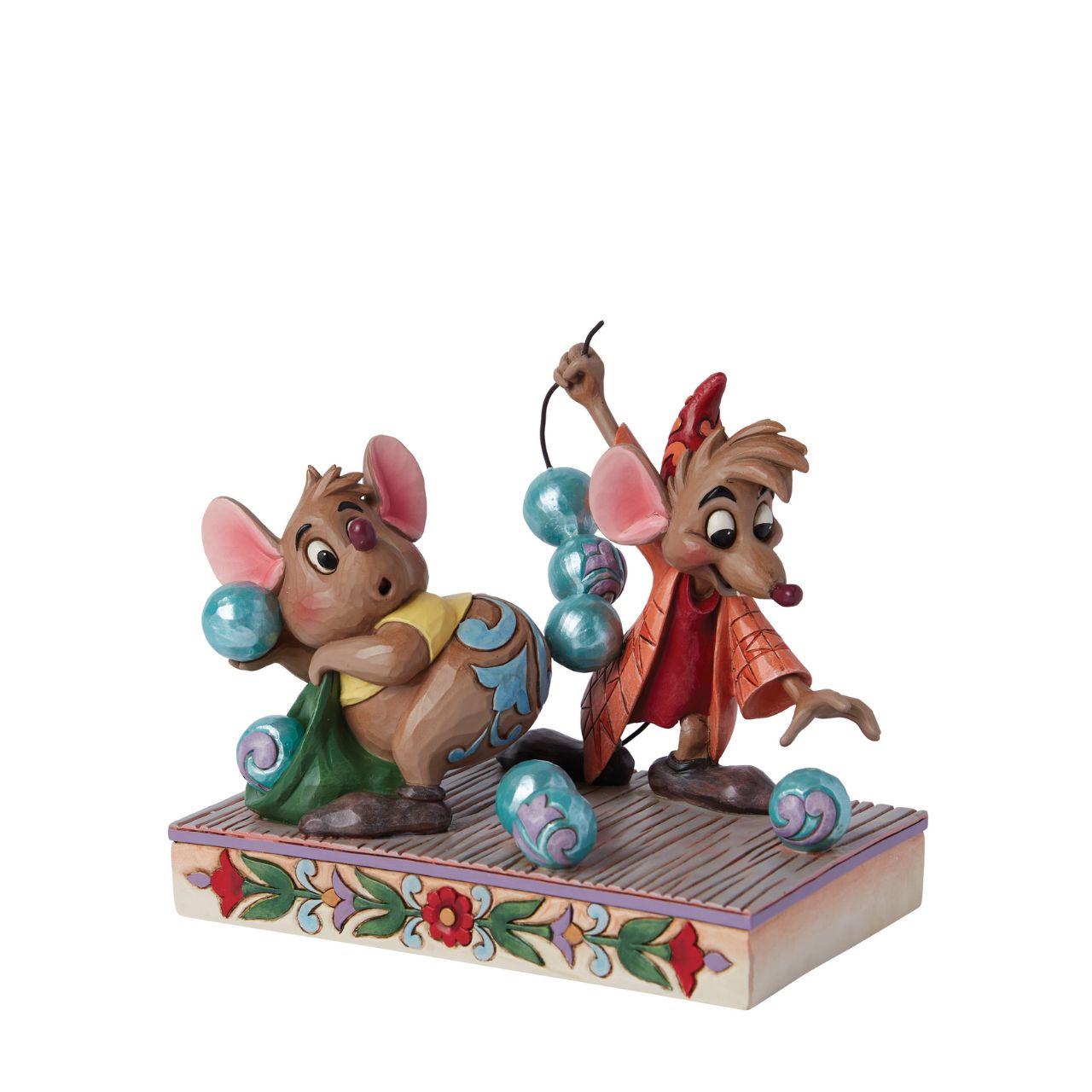 Ahead of Cinderella's 75th Anniversary in 2025, we have Gus & Jaq helping thread Cinderella's pearls. With a pearlised finish and intricate details, this is the perfect gift for any Disney fan. Comes in a fully branded gift box.