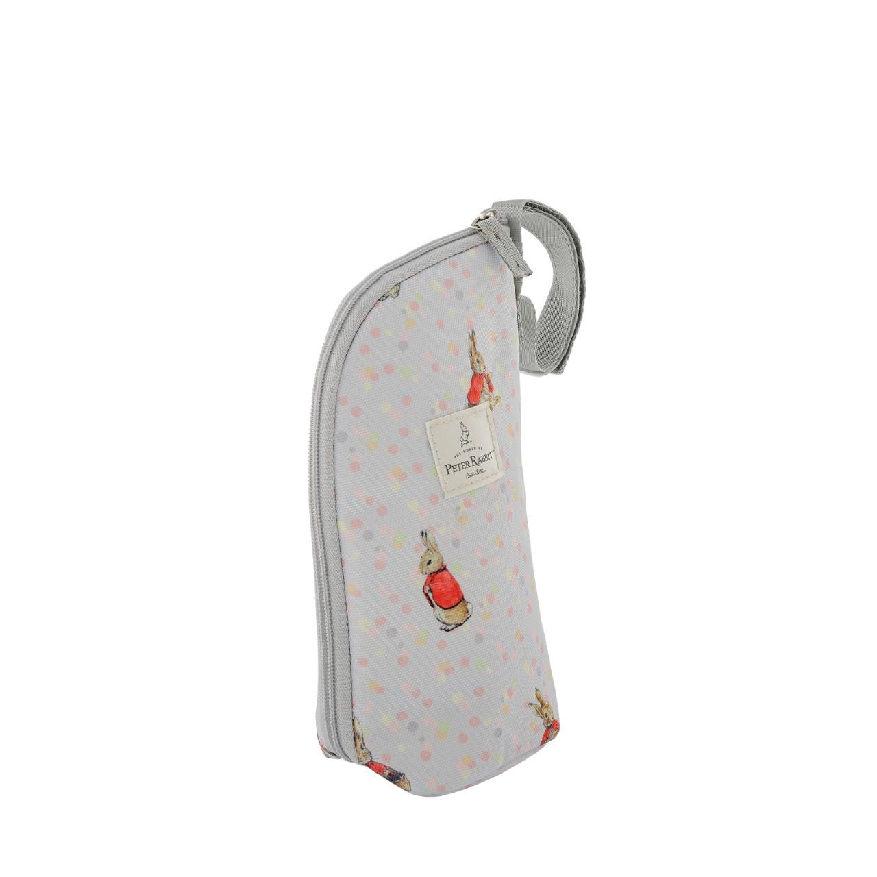 Our portable classic Flopsy insulated bottle bag makes feeding on the go easy. Can be used to keep bottles hot or cold so ideal for your hungry little rabbit. The adorable design ensures it fits perfectly on your wrist, pram, or bag.