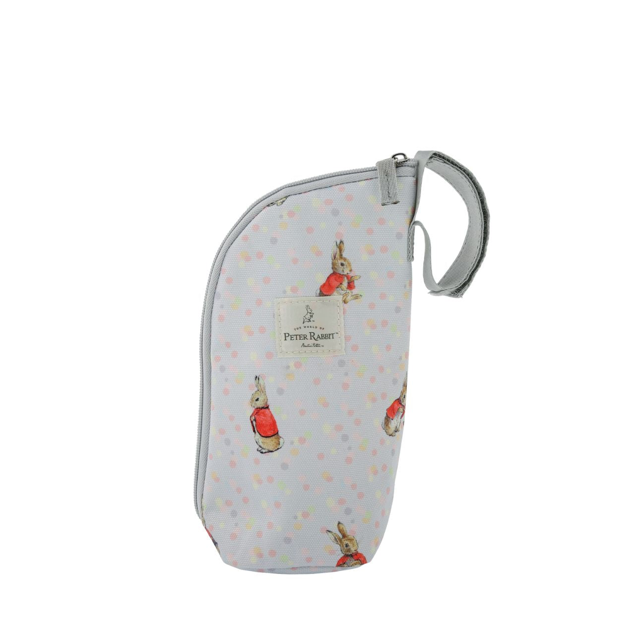 Our portable classic Flopsy insulated bottle bag makes feeding on the go easy. Can be used to keep bottles hot or cold so ideal for your hungry little rabbit. The adorable design ensures it fits perfectly on your wrist, pram, or bag.