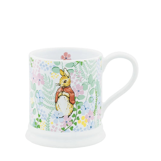 The English Garden collection combines high-quality practical products with Beatrix Potter's timeless characters. Designed in the UK, the range takes inspiration from the original Beatrix Potter illustrations to create beautifully stylish home decor and accessories. The English Garden Mug is a gorgeous piece of tableware and makes a stylish gift for Beatrix Potter fans.