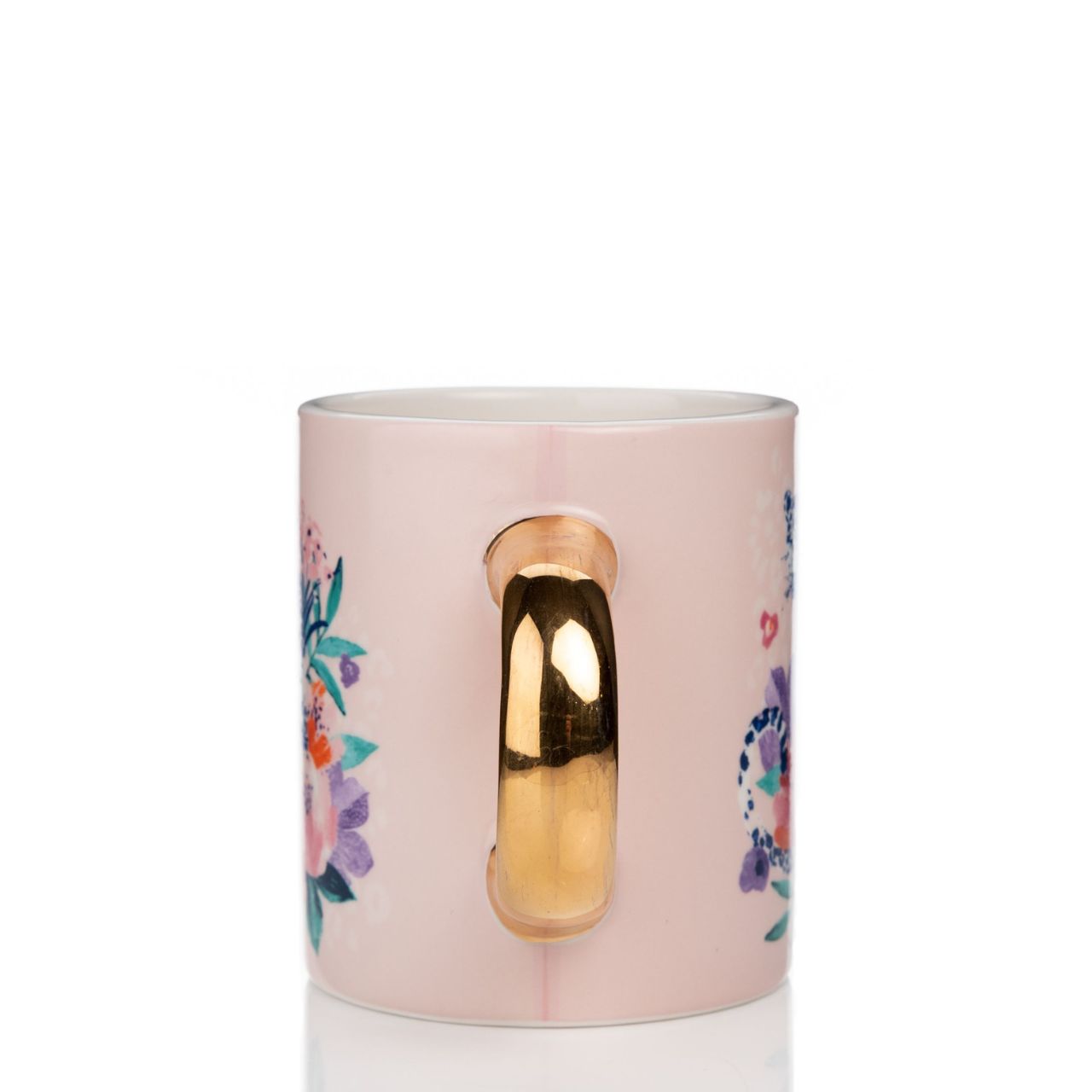 Complete with a beautiful foiled gift box and a gold-plated handle, this contemporary mug is a perfect gift for a stylish lady.