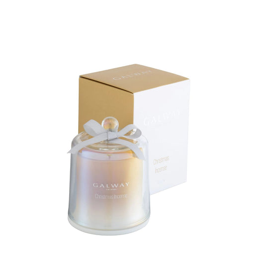 Top notes of soft &amp; earthy saffron are delicately blended with a hint of herbaceous green violet leaves, white flowers &amp; patchouli. Base notes of sweet &amp; woody oud bring these exquisite ingredients together to create an exotic, heady &amp; luxurious fragrance.