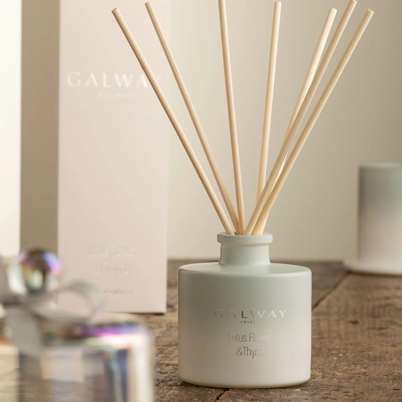 Lotus Flower & Thyme Diffuser  Transport yourself to a special place with the perfect fragrance for your home. Our Lotus Flower & Thyme scent will transform any room and certainly set the right mood. Delicate white floral top notes, green tea & thyme are contrasted with spicy scents of clove & nutmeg.