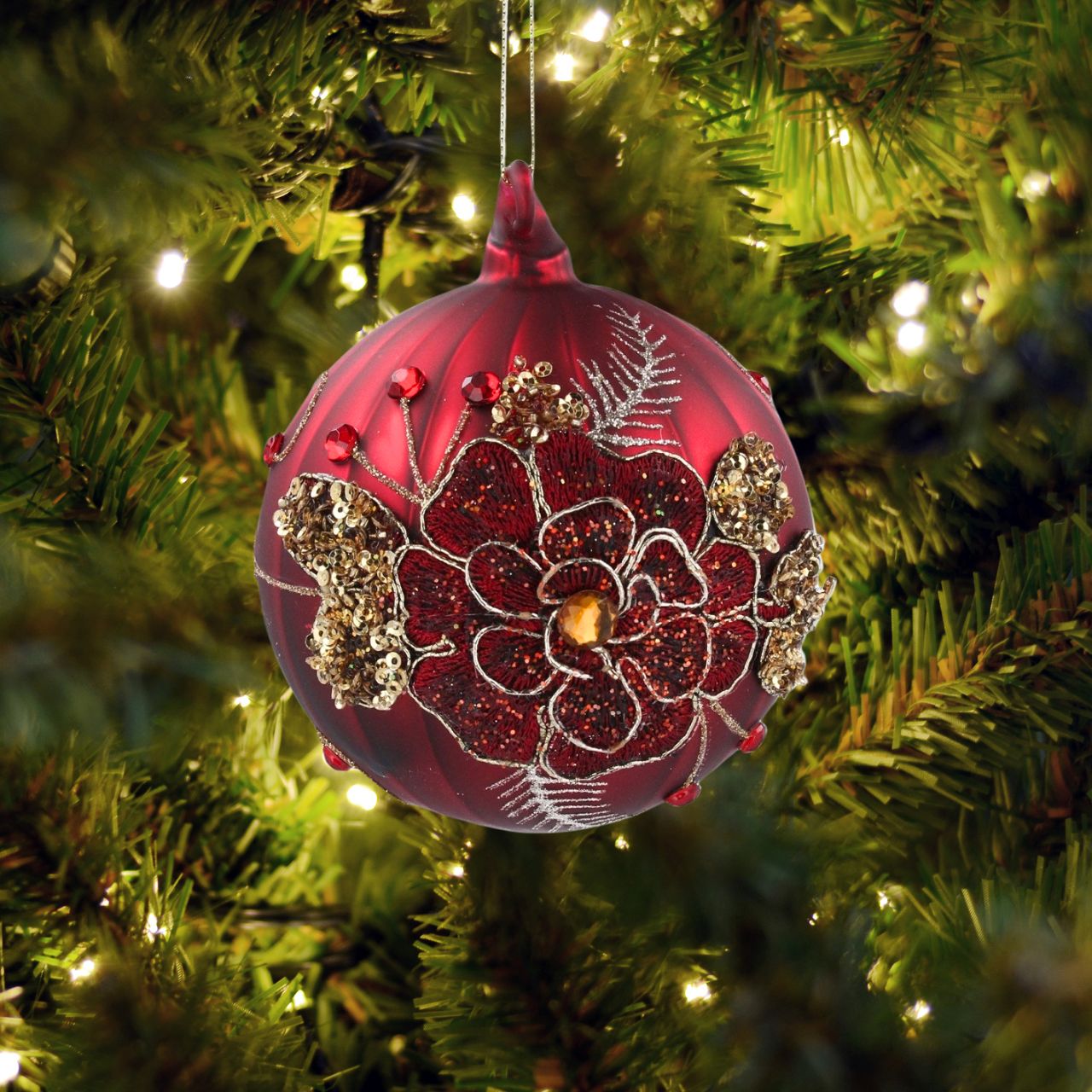 Browse our beautiful range of luxury Christmas tree decorations, baubles & ornaments for your tree this Christmas.