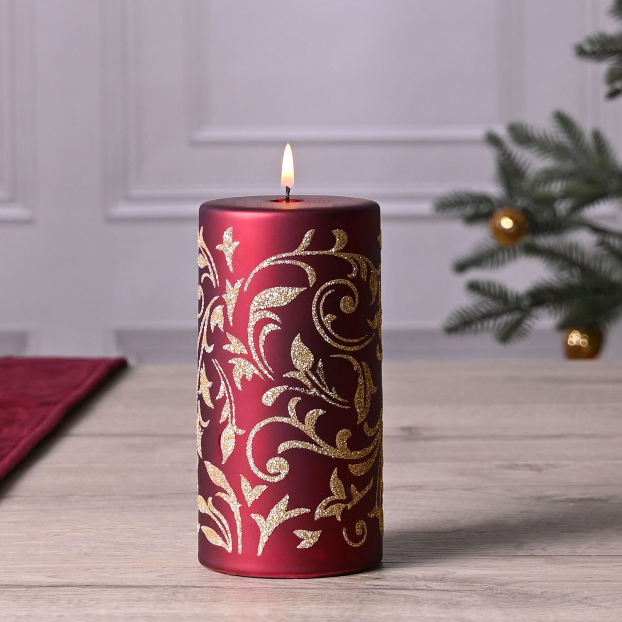 Large Gold Glitter Pillar Christmas Candle  A large gold glitter pillar candle by THE SEASONAL GIFT CO.  This glistening candle will help to create a magical Winter Wonderland at home this festive period.