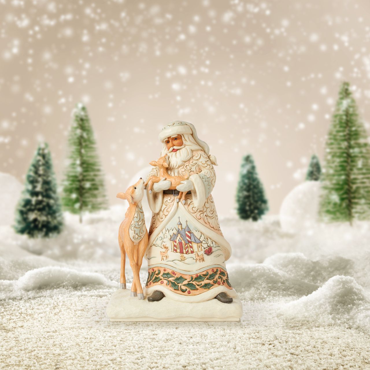 From the White Woodland collection as part of Heartwood Creek by Jim Shore, Santa is with his woodland friends this Christmas period. Comes in a fully branded gift box.