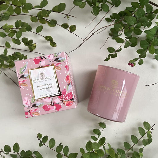 This Irish Botanicals Magnificent Magnolia Candle features the delightful scents of magnolia and key lime, creating a refreshingly uplifting fragrance. With a 40 hour burn time and fragrances inspired by the beautiful gardens of Ireland, this is truly a lovely and thoughtful gift for anyone.