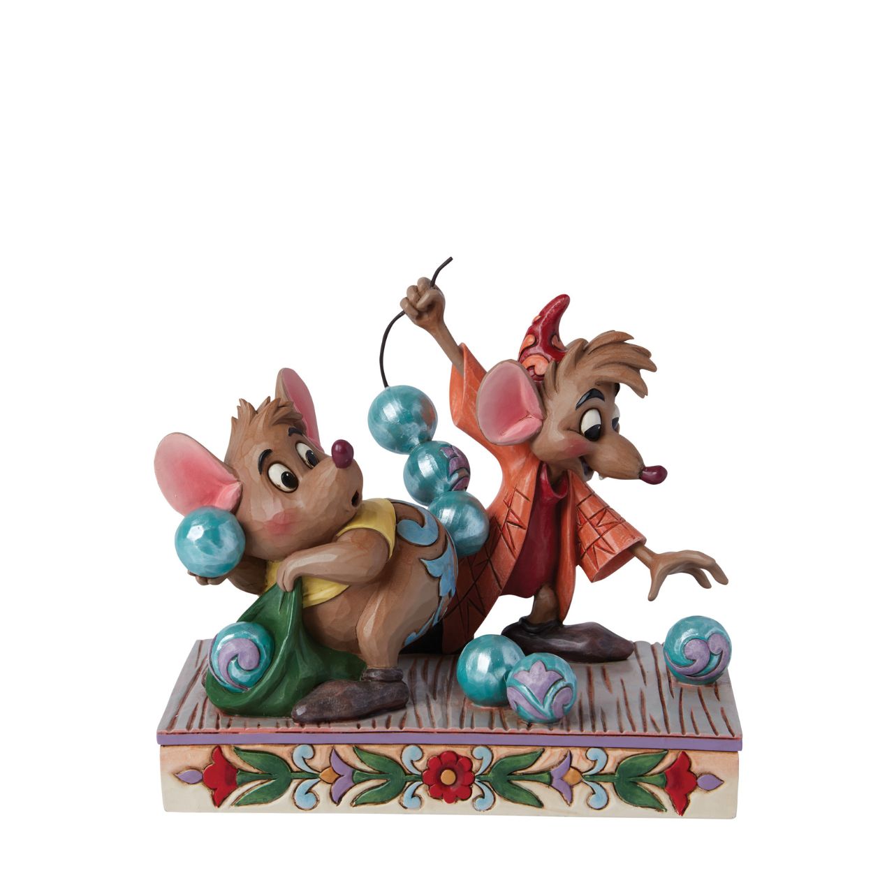 Ahead of Cinderella's 75th Anniversary in 2025, we have Gus & Jaq helping thread Cinderella's pearls. With a pearlised finish and intricate details, this is the perfect gift for any Disney fan. Comes in a fully branded gift box.