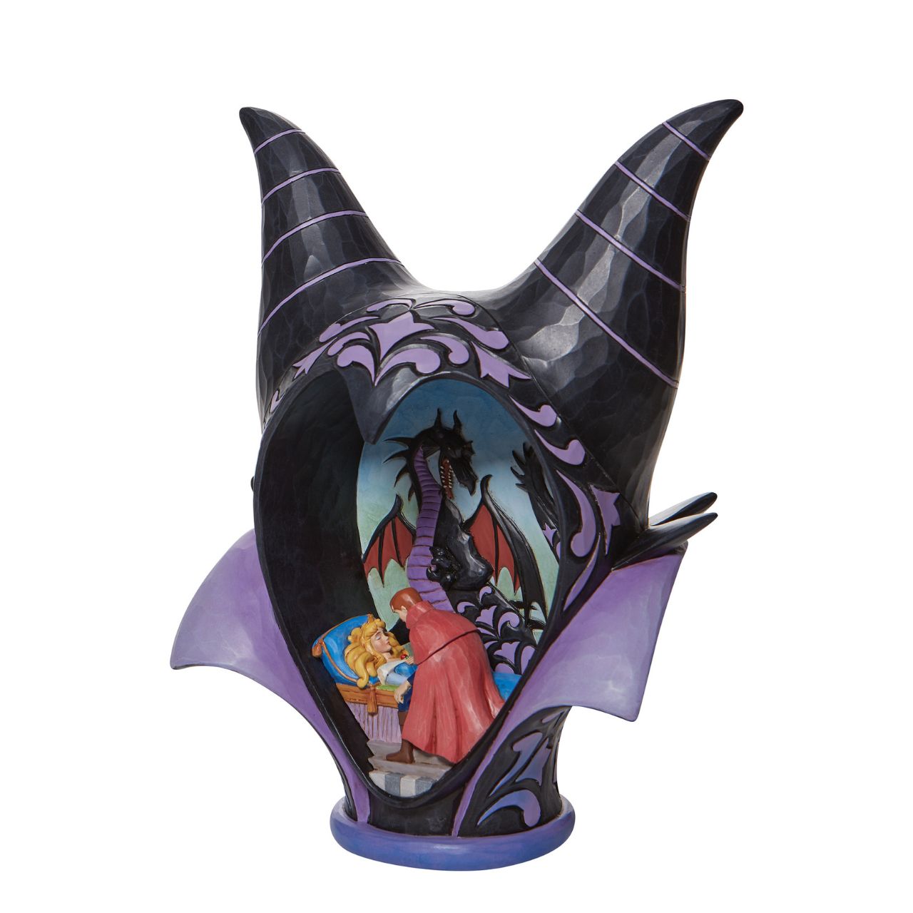 This Maleficent headress Diorama figurine is simply stunning. Standing at an impressive 28.0cm tall and framed within Maleficent's horned silhouette, an illustrious Sleeping Beauty scene unfolds.