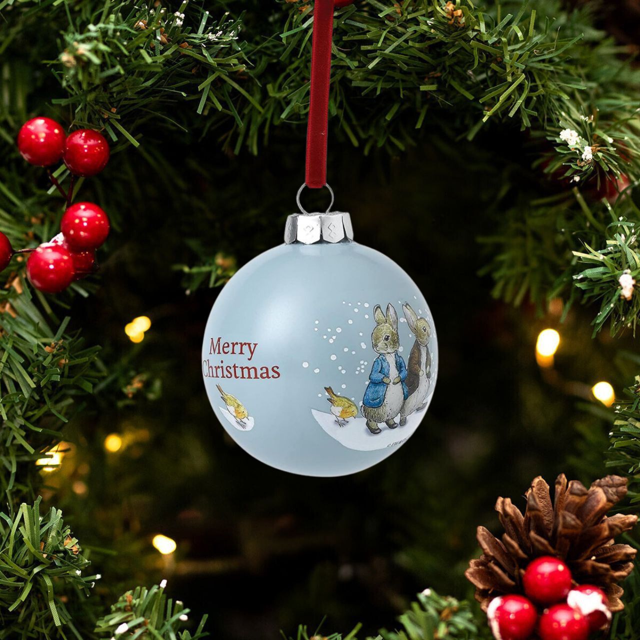 Wish someone a very Merry Christmas with this Peter and Benjamin's Snowball Fight Bauble. This bauble would make a treasured keepsake over the festive period, and would be take pride of place on the Christmas tree.