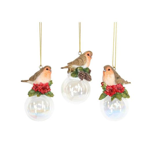 This Gisela Graham Robin on Soap Bubble Christmas Hanging Ornament is expertly crafted and will add a touch of charm to your holiday décor. The intricately designed soap bubble captures the essence of winter, while the delicate robin perched atop adds a whimsical touch. Perfect for any Christmas tree.