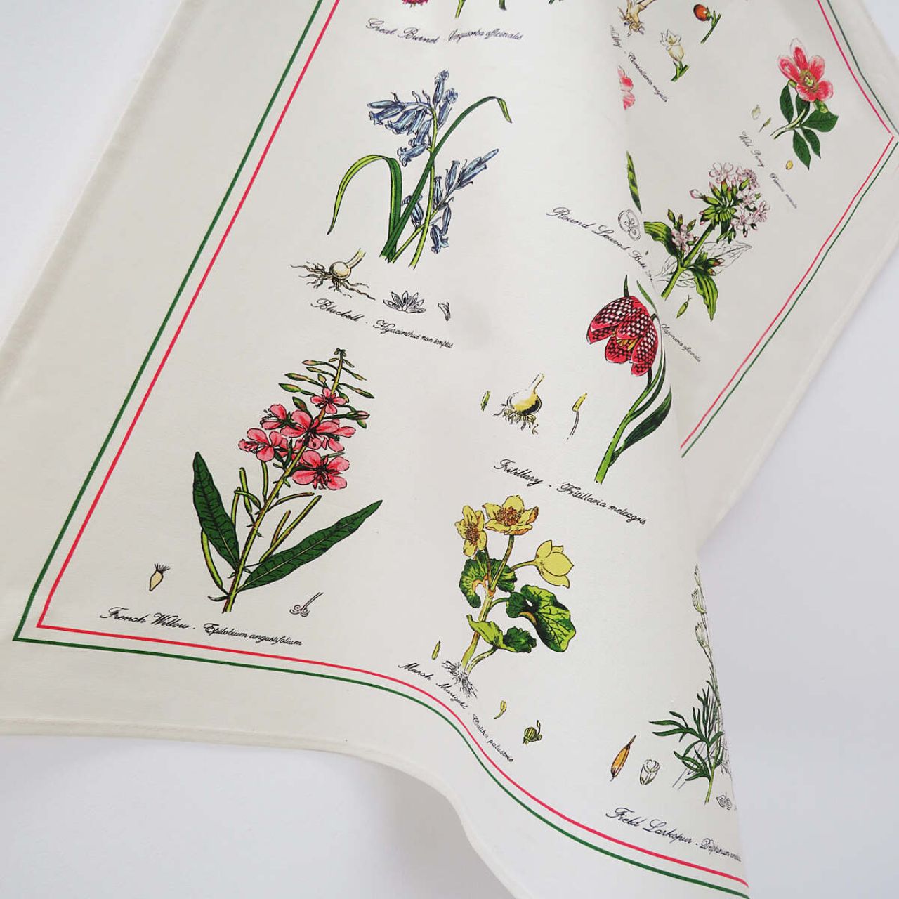 Our beautiful Botanic Garden Tea Towel is elegant in it's traditional hand drawn appeal, bringing influences of nature into your kitchen with it's play on both botanical and historic trends. Perfect for everyday use or display in your home.