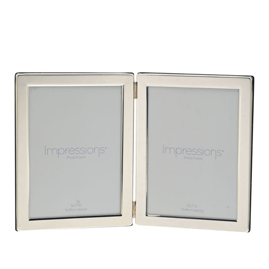 Focused on traditional and timeless materials, sizes and finishes, IMPRESSIONS is full of high quality photo frame suites to suit every interior. From classic silver plated through to rustic oak, every frame in IMPRESSIONS is gift boxed and designed to store and display precious photographs for years to come.