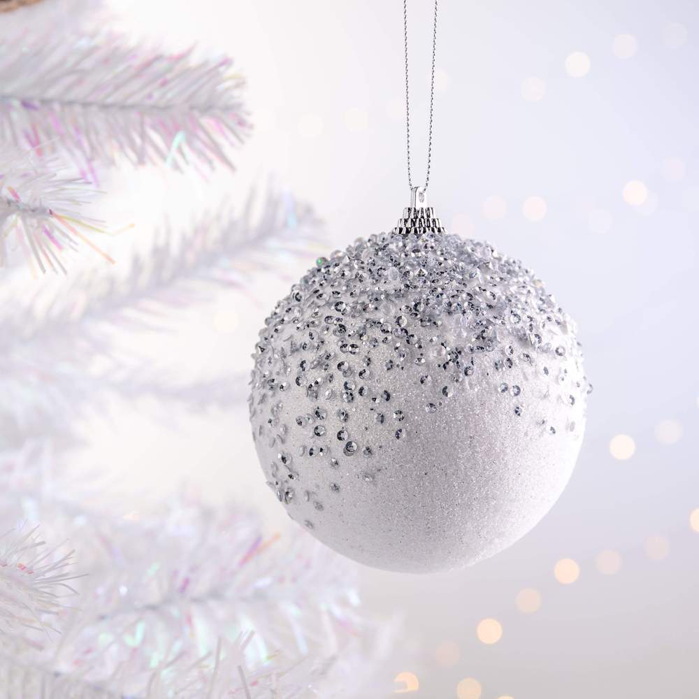 Kaemingk Christmas White Foam Glitter Baubles - Silver  Kaemingk surprises Christmas lovers all over the world with thousands of new innovative items each year. They specialises in beautifully detailed Christmas Ornaments and holiday seasonal decor. The catchy collections are contemporary, attractive and of high quality.